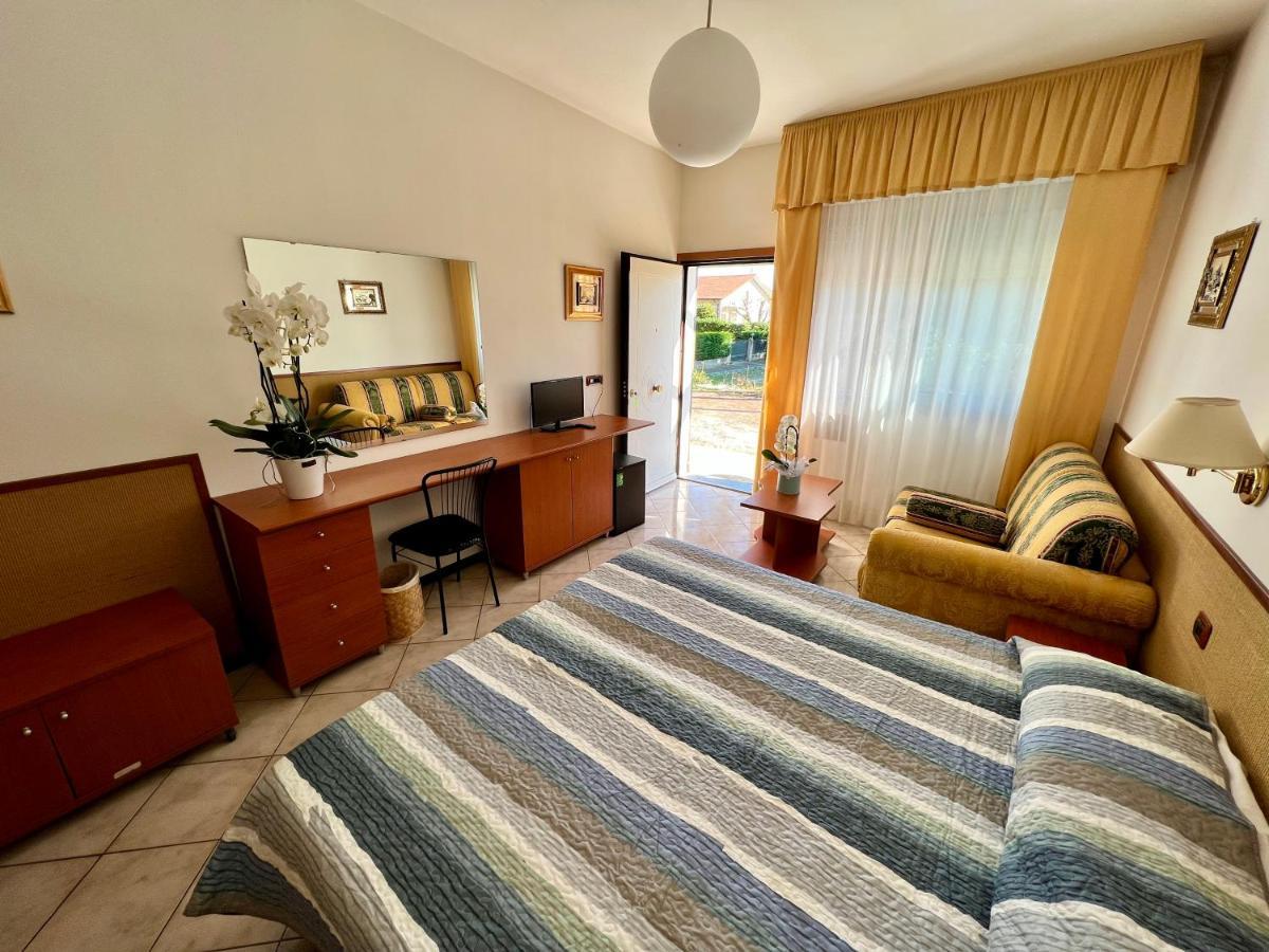 Hotel Ca' Bianca Da Paolino Misano Adriatico Ngoại thất bức ảnh