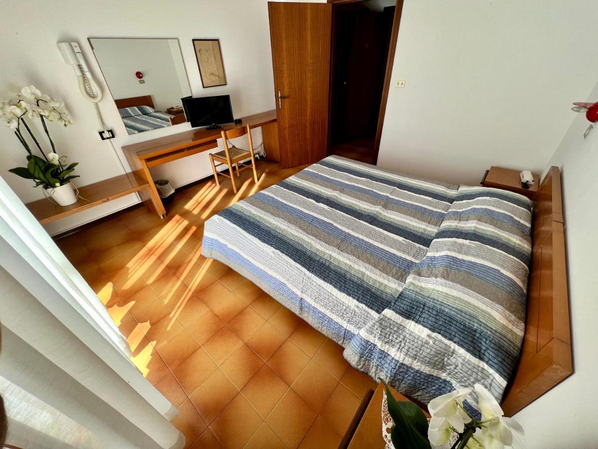 Hotel Ca' Bianca Da Paolino Misano Adriatico Ngoại thất bức ảnh