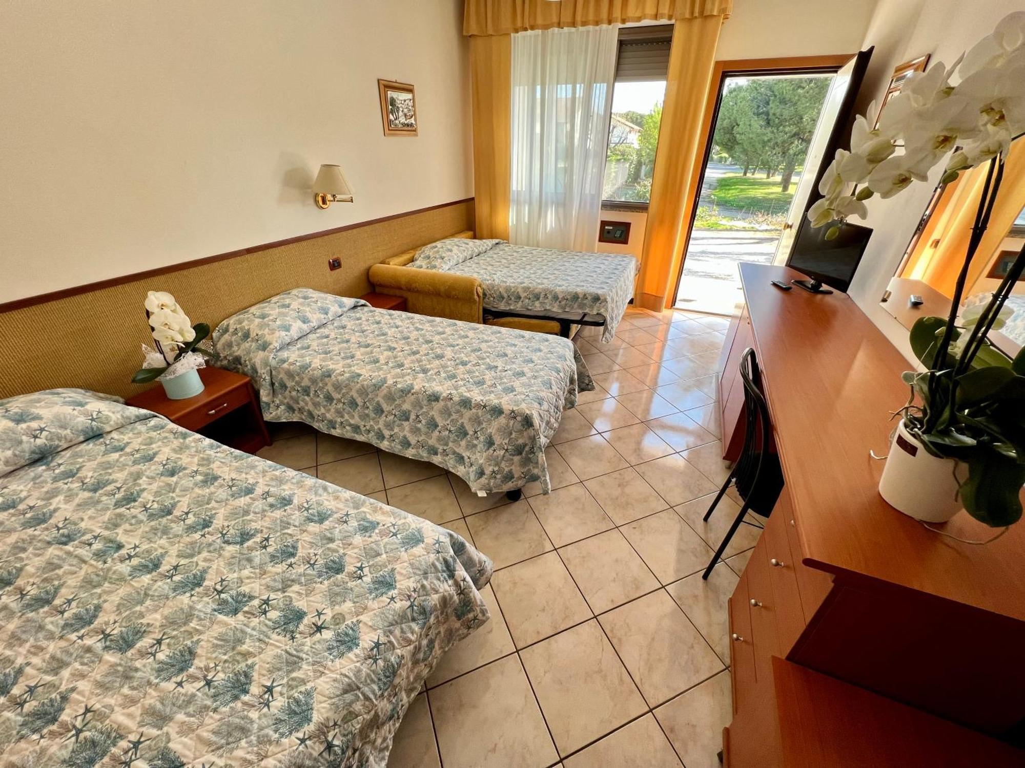 Hotel Ca' Bianca Da Paolino Misano Adriatico Ngoại thất bức ảnh
